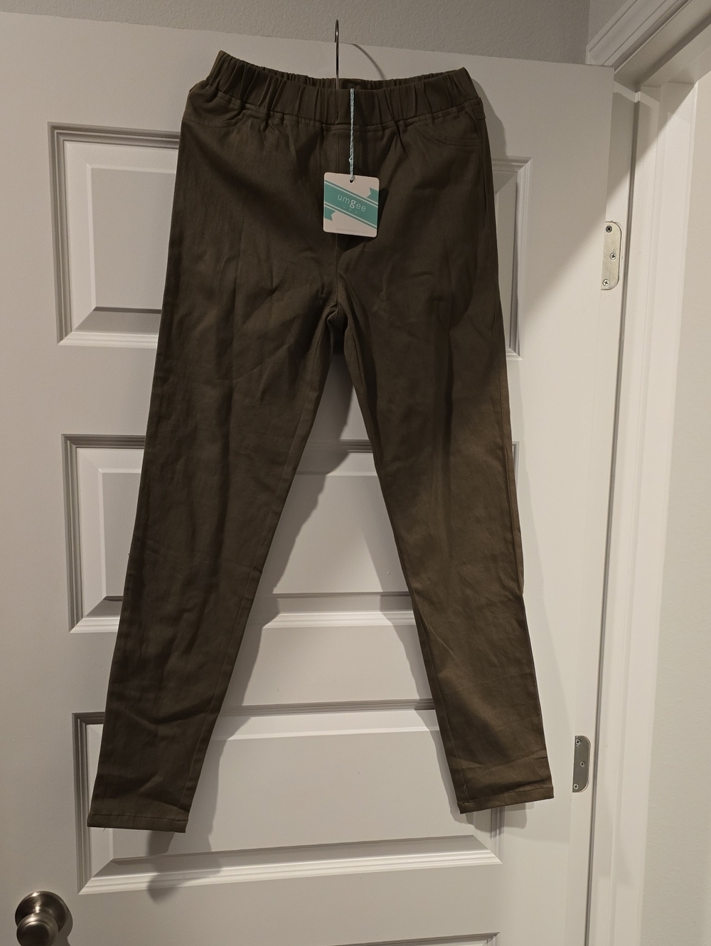 Umgee Women Olive Green Elastic-Waist Chinos
